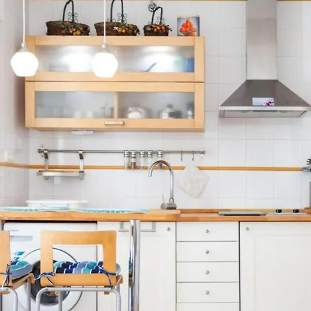 Apartment Bright With Air Conditioning In 65 M²